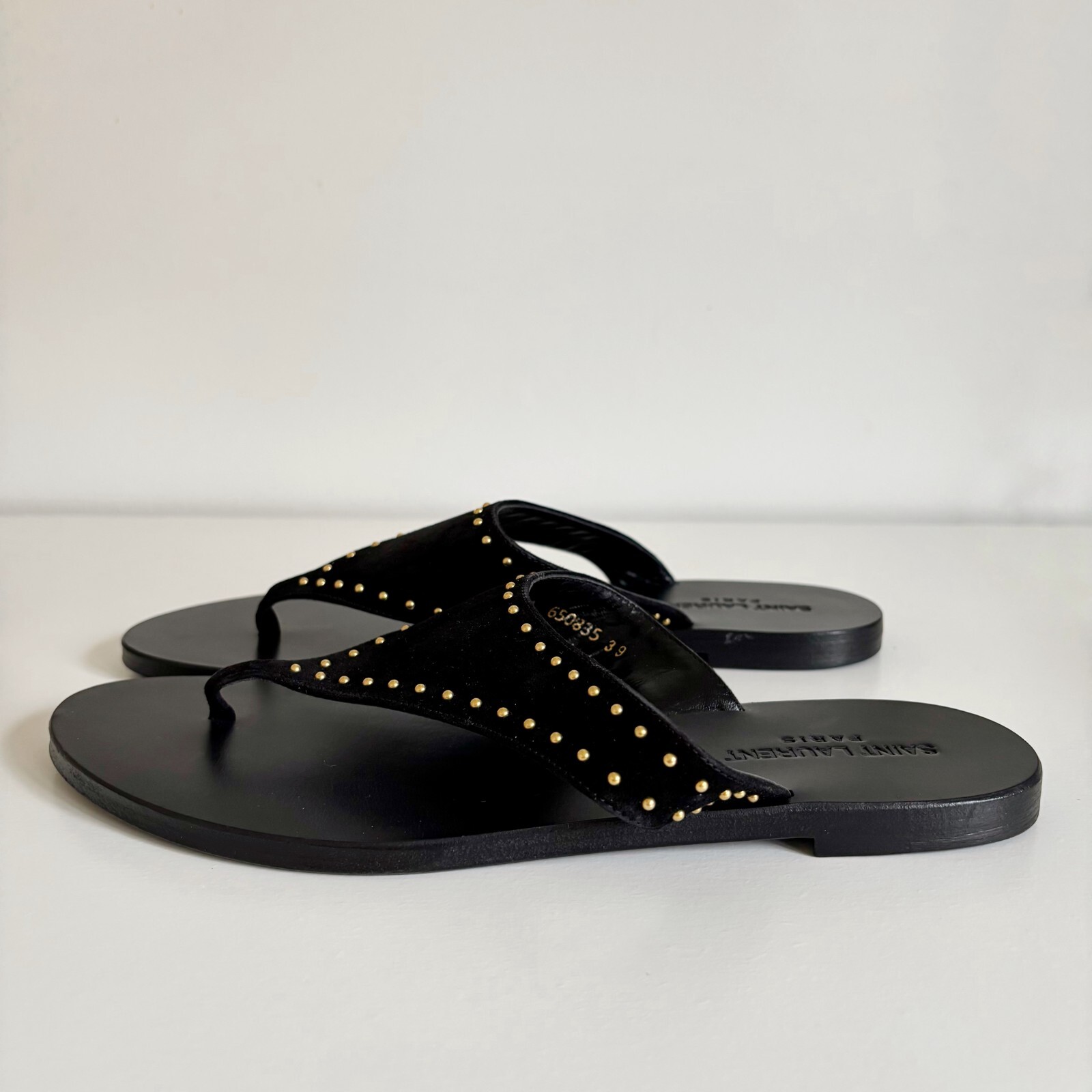 Saint Laurent Gia sandali neri scamosciati borchie oro YSL taglia EU 39 US 9 NUOVI