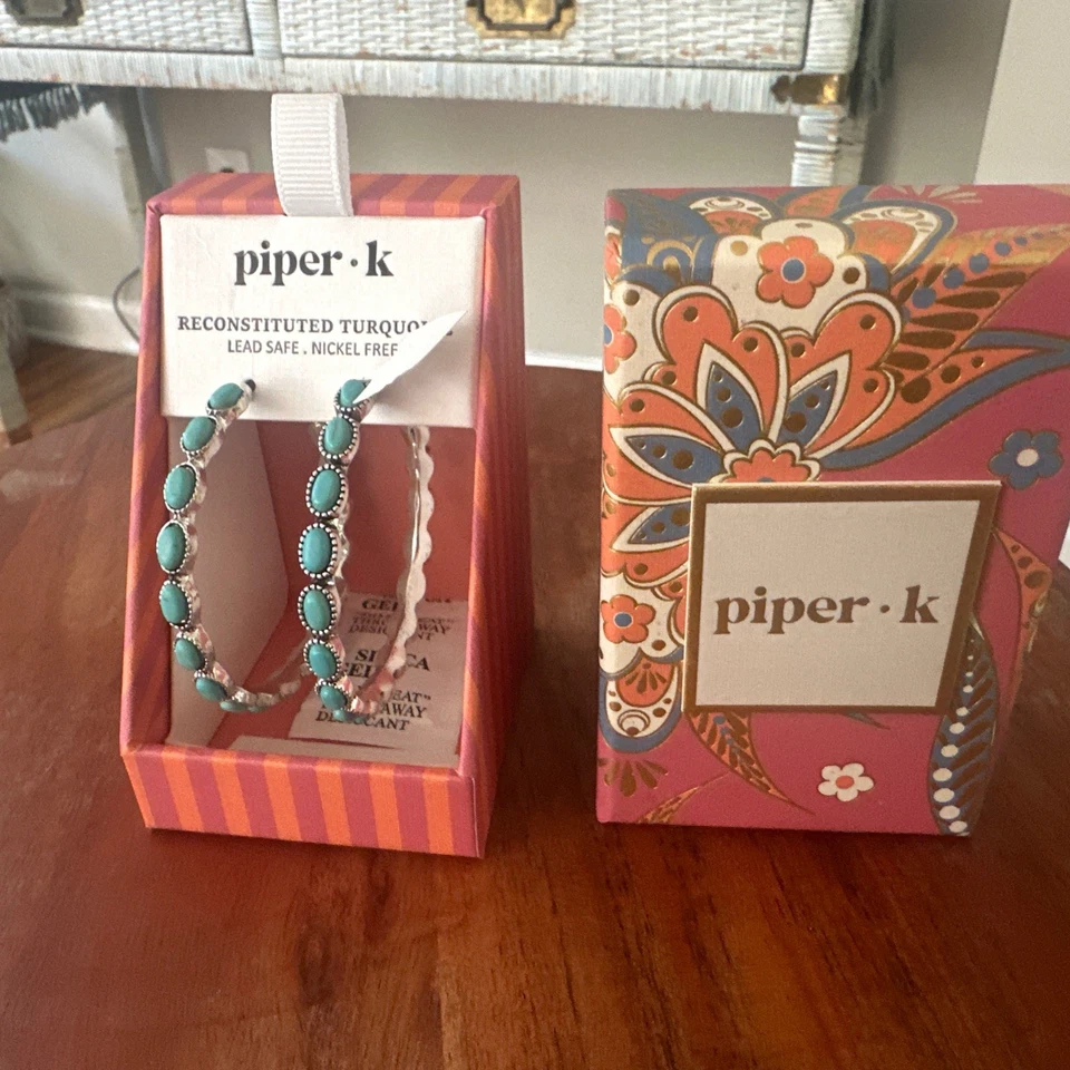 "Pendientes de aro Piper K tono plata turquesa reconstituida 2"" nuevos en caja sin níquel" Foto 2 de 2