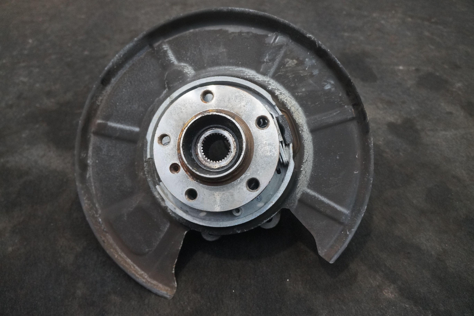 Rear Left Spindle Knuckle Hub Wheel Bearing 33326777791 Rolls Royce Phantom 2004