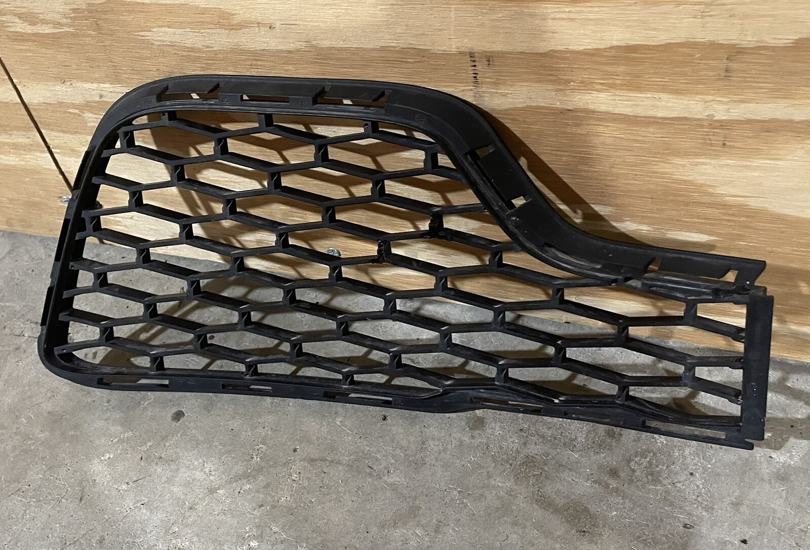 2014-2017 MASERATI GHIBLI S Q4 3.0L FRONT BUMPER LEFT SIDE GRILL ASSEMBLY OEM