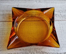 Vintage Amber ashtray heavy glass four-point star design no chips man cave decor