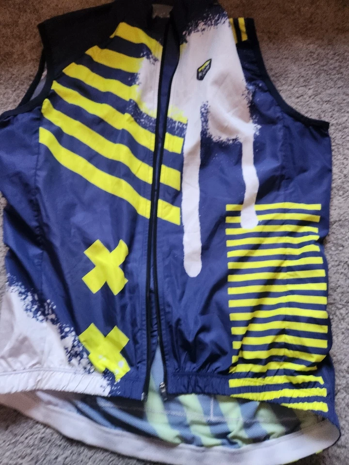 Cycling Komriad Full Set  - Image 4 of 4