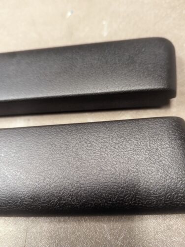 New 1964-1967 Black Chevelle Rear Armrest Pads 64 65 66 67 442 GTO GS SS Malibu - Picture 3 of 10