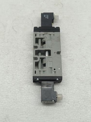 Rexroth 0820058763 Pneumatic Directional Valve - Picture 4 of 11