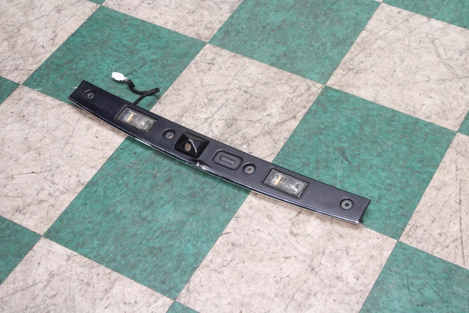 14-22 Quattroporte Rear End Chrom Finish Panel Trim Plate Light Unit Factory OEM