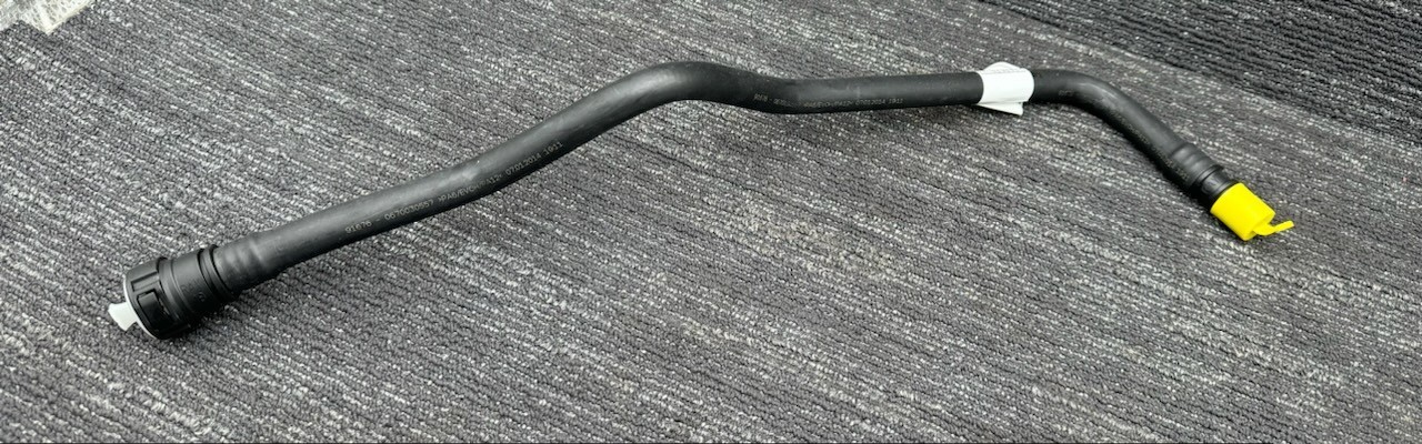 New OE 2014-2024 Maserati Ghibli / Quattroporte Fuel Vent Pipe 670030557