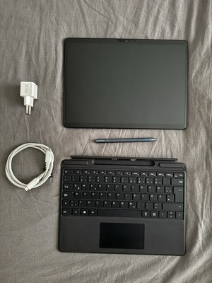 Microsoft Surface Pro X SQ1 8GB 128GB SSD LTE + Type Cover + Stift   Win 11 Pro