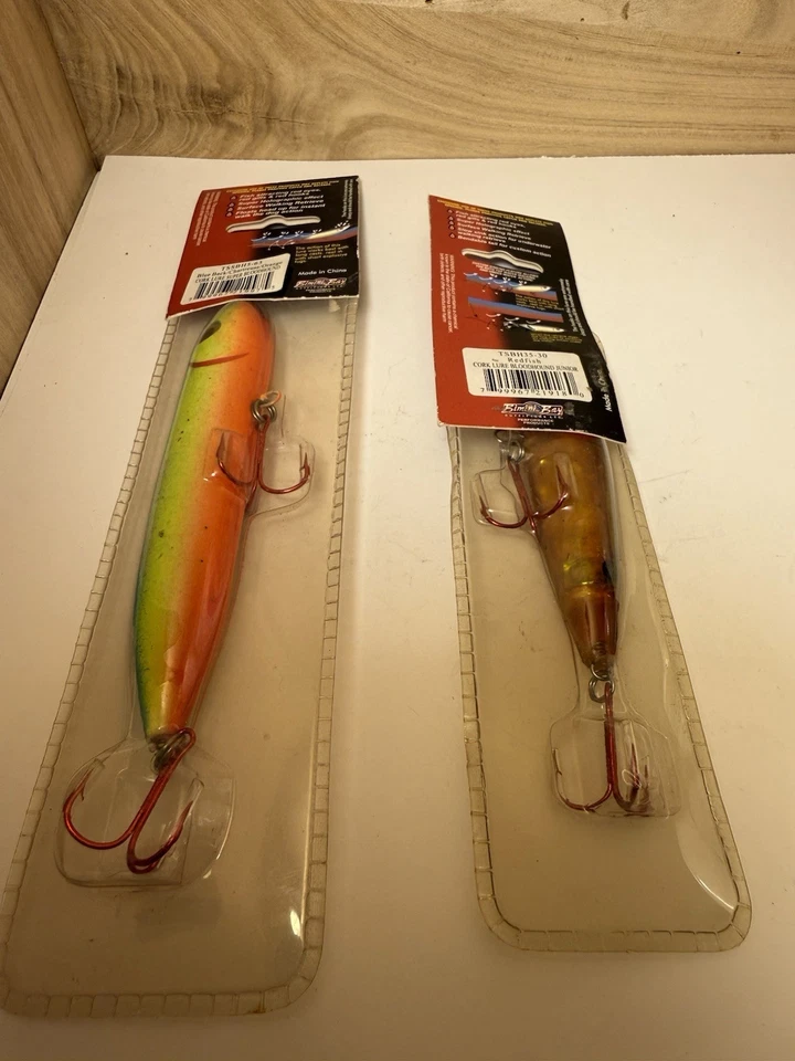 Lote de 2 Señuelos Tsunami Bloodhound - Corcho Super y Junior, Holográficos, Nuevos en Paquete Foto 2 de 4