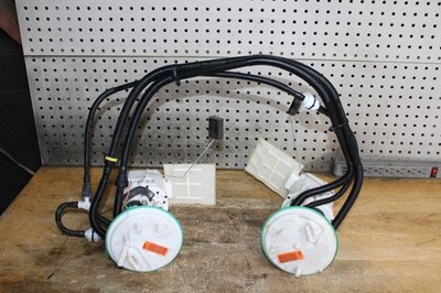   2005 Jaguar S-Type R 4.2 supercharged Fuel Pump Fuel Level Sending Assembly