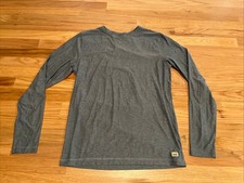 Vuori Strato Tech Tee Long Sleeve Shirt Stretch Performance Medium Mens Blue