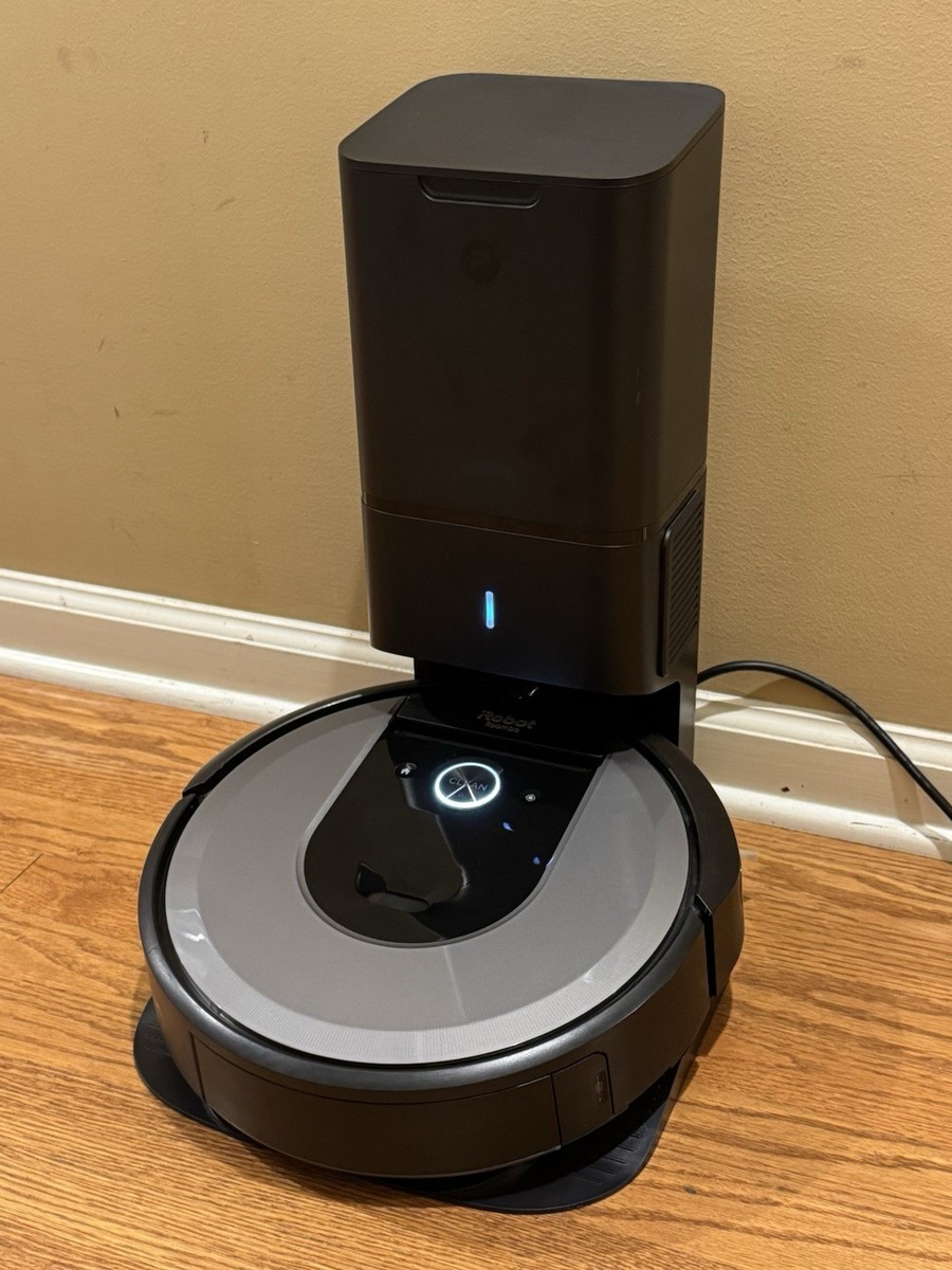 iRobot Roomba 2015年製 ブラック Refurbished iRobot Roomba i8+ (8550) Wi-Fi Self-Emptying Robot