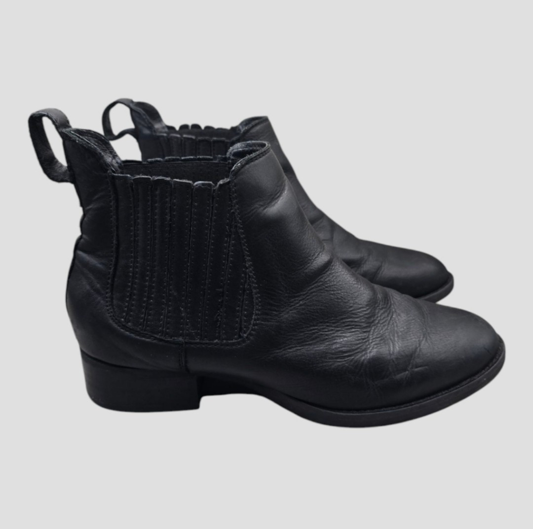 ARIAT Chelsea Round Toe Western Boots Men
