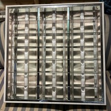 Fluorescent light fitting - 18” square