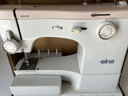 Elna Special Sewing Machine In Metal Case. Fully Working. - Foto 1 di 6