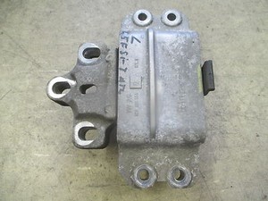 Getriebehalter VW Golf 5 GTI Getriebelager 1K0199555Q Halter Lager