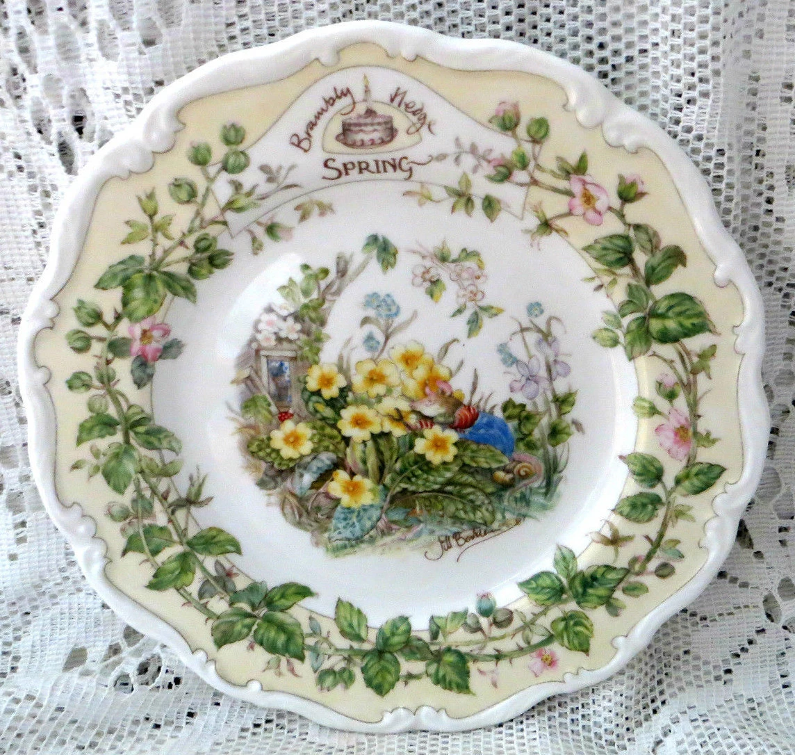 Brambly hedge plates top
