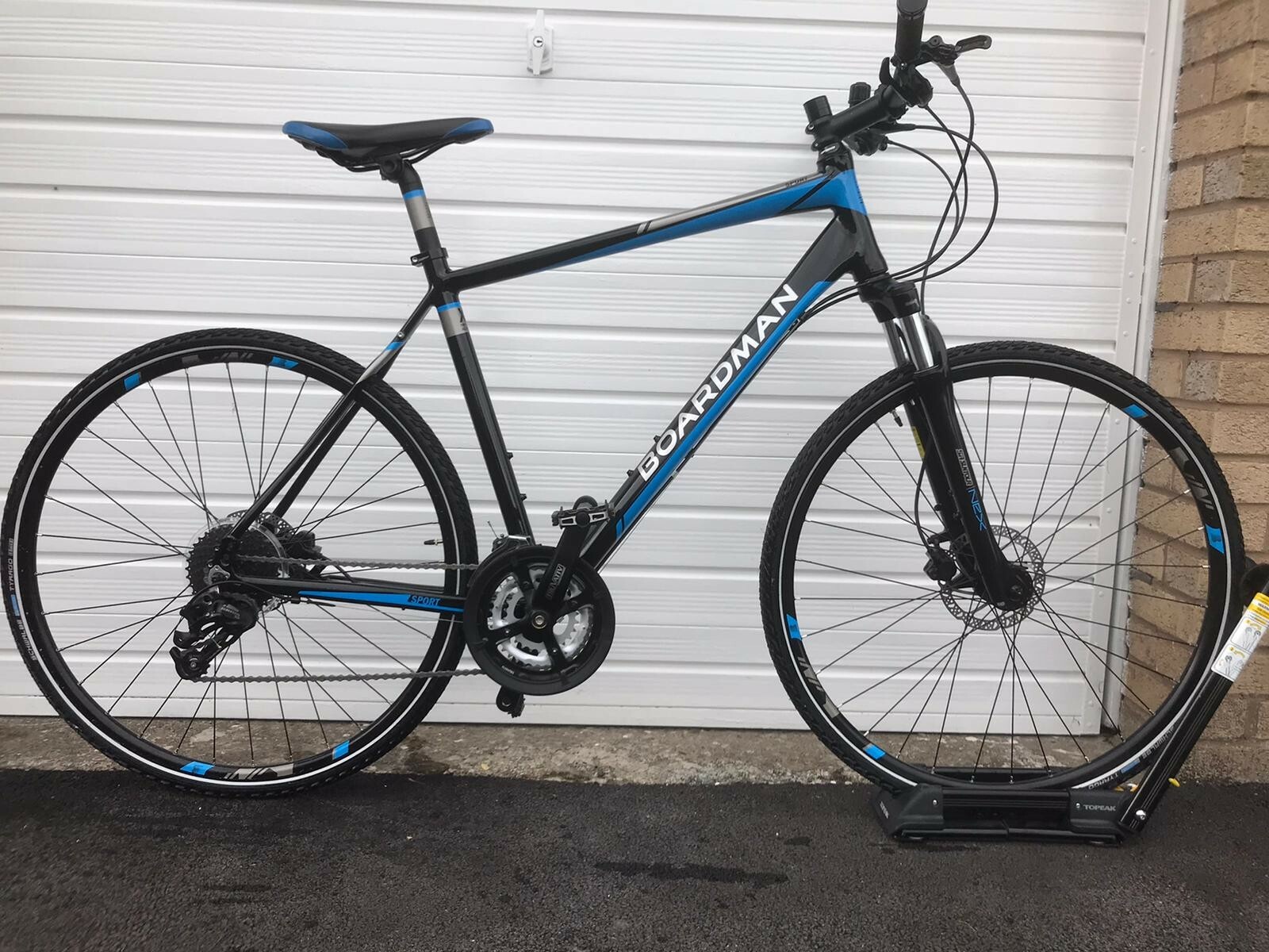 22 inch hybrid bike