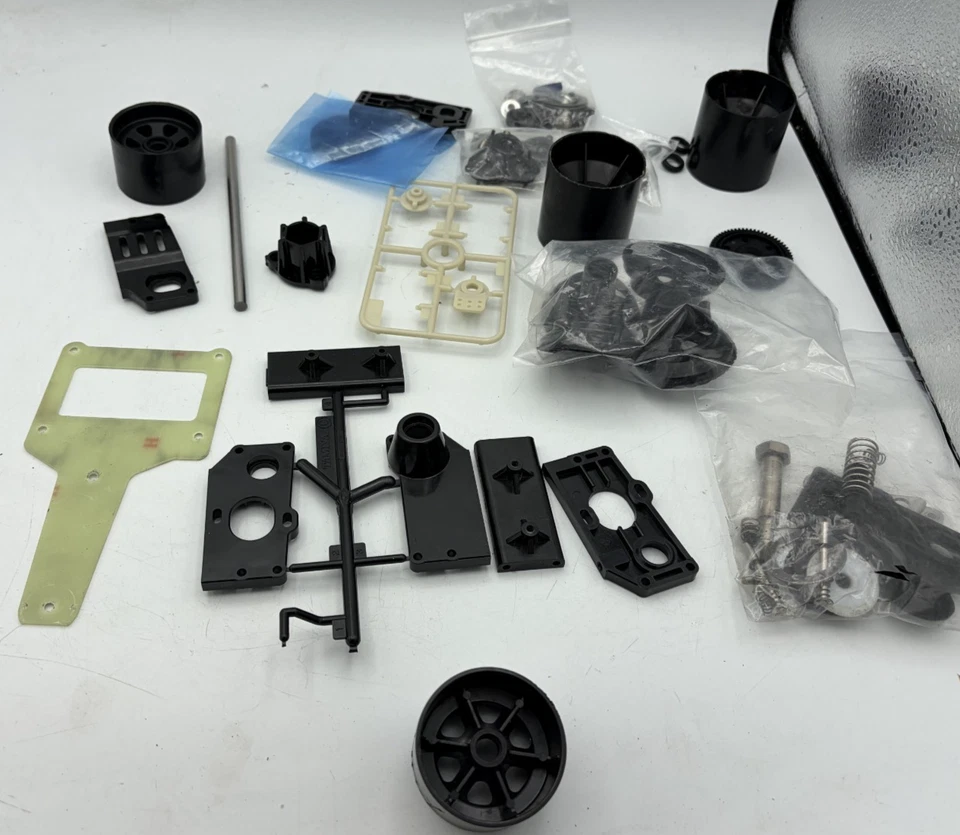 For parts TAMIYA F-103 F103 (Not F103L) chassis only with body shell - Image 2 of 4