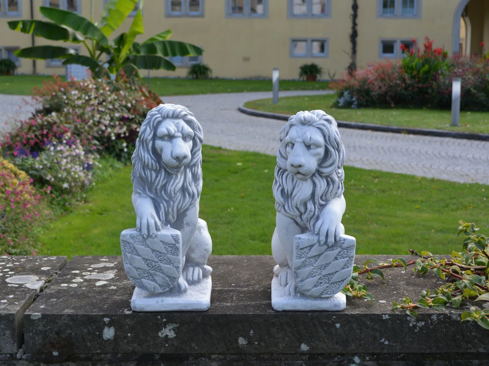 Löwe 2er-Set mit Schild Steinfigur H.40 cm 27 x 16 cm je 15 kg Beton frostsicher - Bild 2 von 4