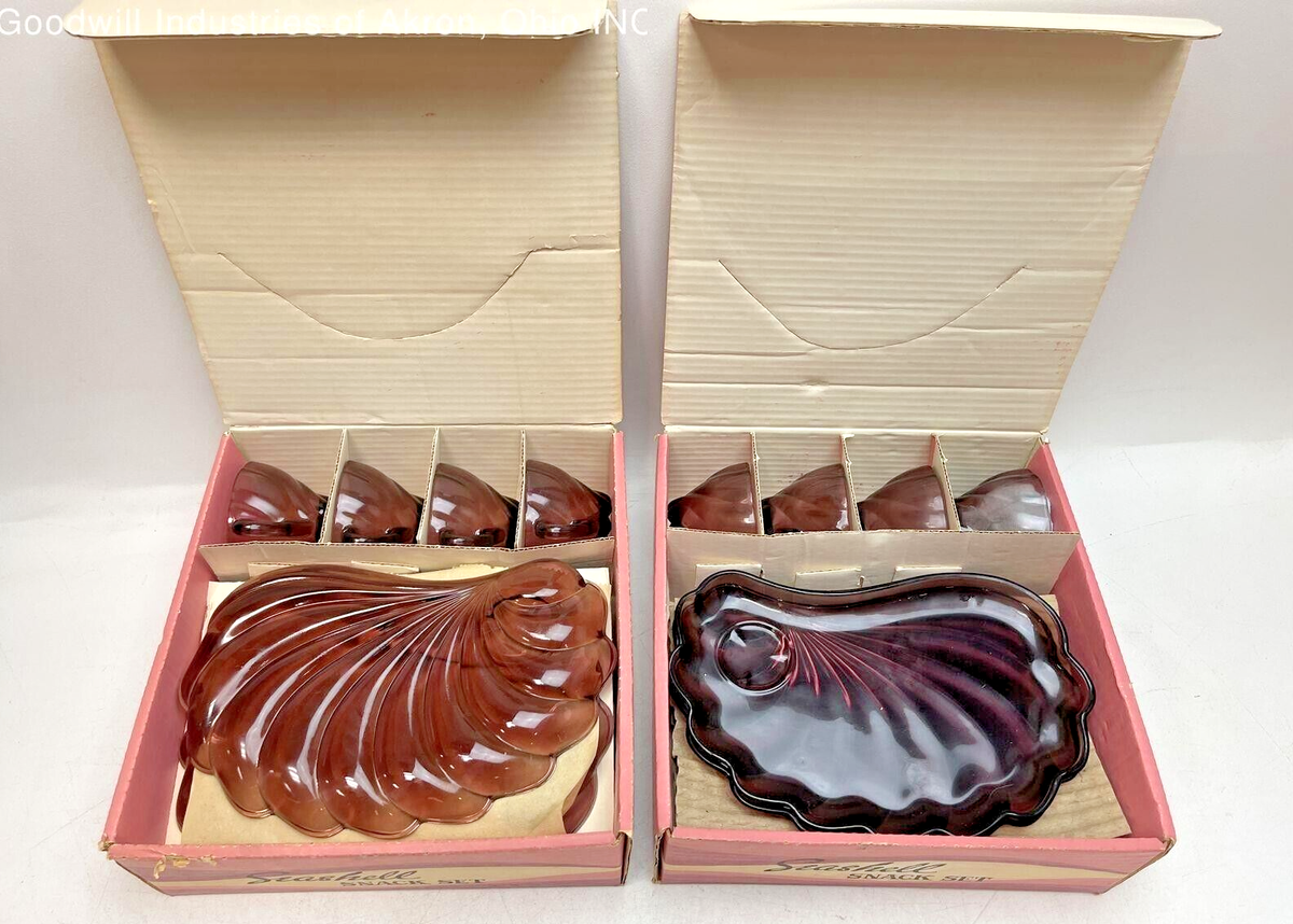 食器 HAZEL Ware 12pc WHITE LUNCHEON SET Vintage - Hazel Ware Informal Seashell Amethyst Luncheon sets. 8pc