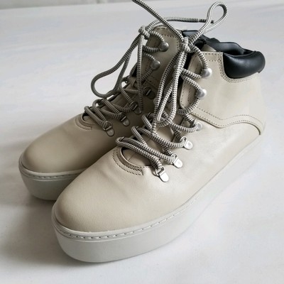 vagabond jessie hiker