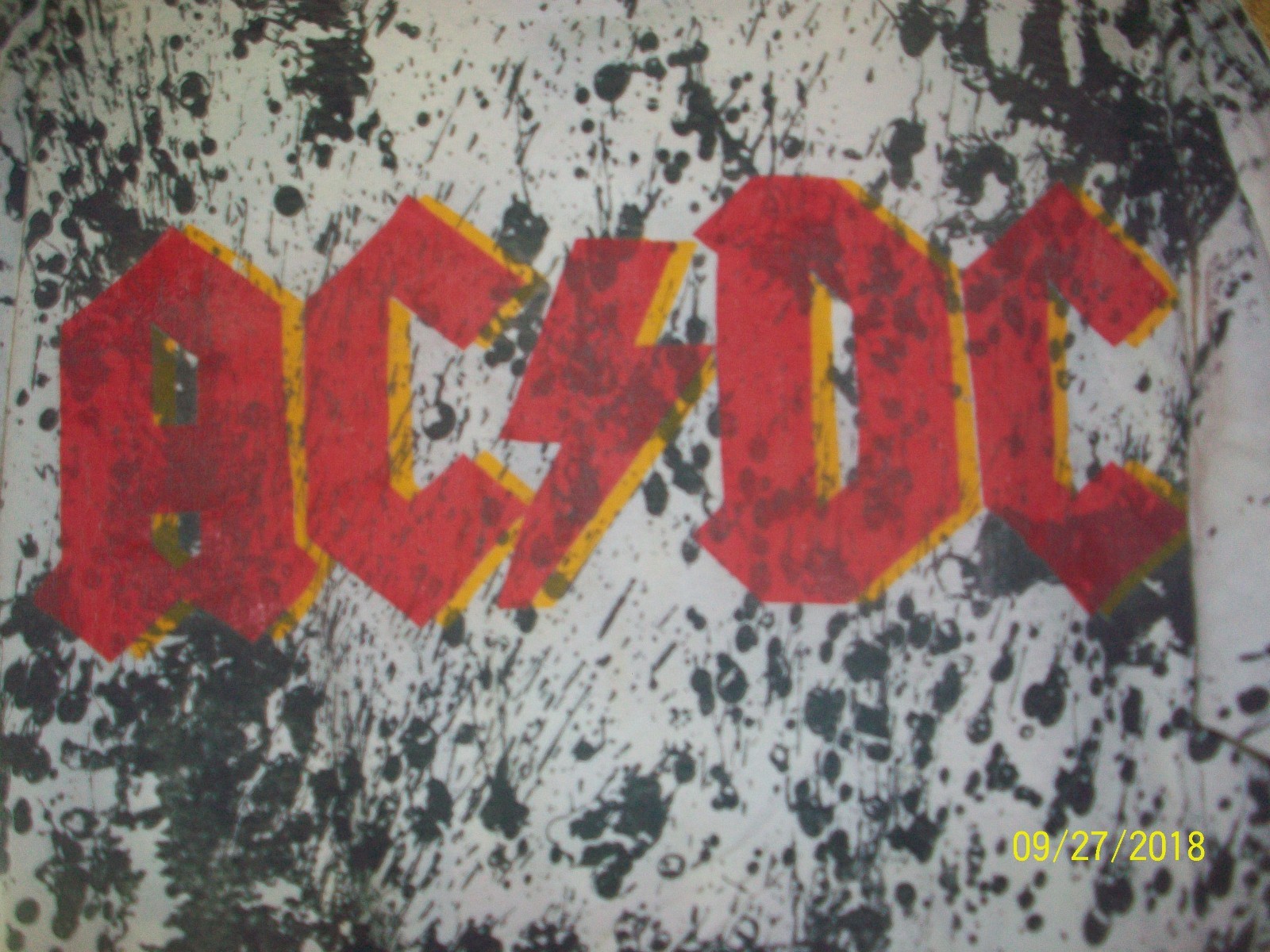 AC/DC - "RARE" 1990 RAZORS EDGE ALLOVER SPLATTER PRINT image 4