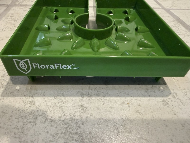 FloraFlex Green Square Irrigation Accessory