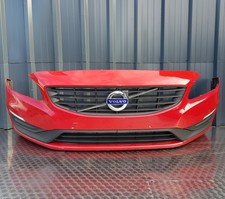 2017 VOLVO V60 ESTATE COMPLETE FRONT BUMPER IN RED
