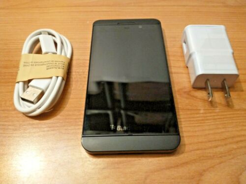 BLACKBERRY Z10 UNLOCKED CELL PHONE FIDO ROGERS CHATR BELL TELUS KOODO LUCKY +++ - Afbeelding 1 van 4