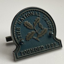 Vintage 1950s - 1960s The National Trust Founded 1895 Car Grill Emblem Badge