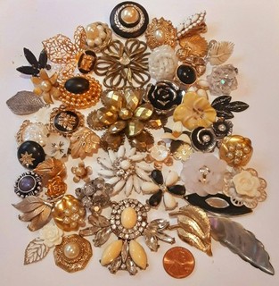 Big Lot Vintage 40 Flower Jewelry Parts Collage Single Earrings Craft Bouquets