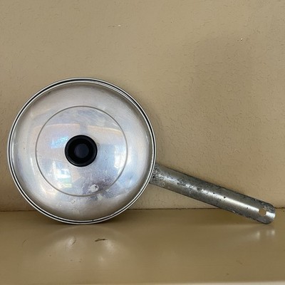 Comet Aluminum 4 Compartment  Egg Poacher Pan With Lid Made in the USA VTG