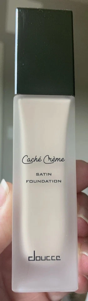 Doucce CACHÉ CRÈME-Light-Fair-Satin Luminous Foundation-Buildable Cover Msrp$42 - Image 2 of 4