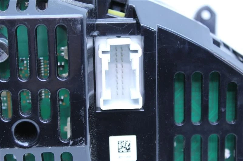 SPEEDOMETER CLUSTER 梅赛德斯-奔驰 E350 E550 E63 2011 11 2129001910 1104121 — 第 3/4 张图片