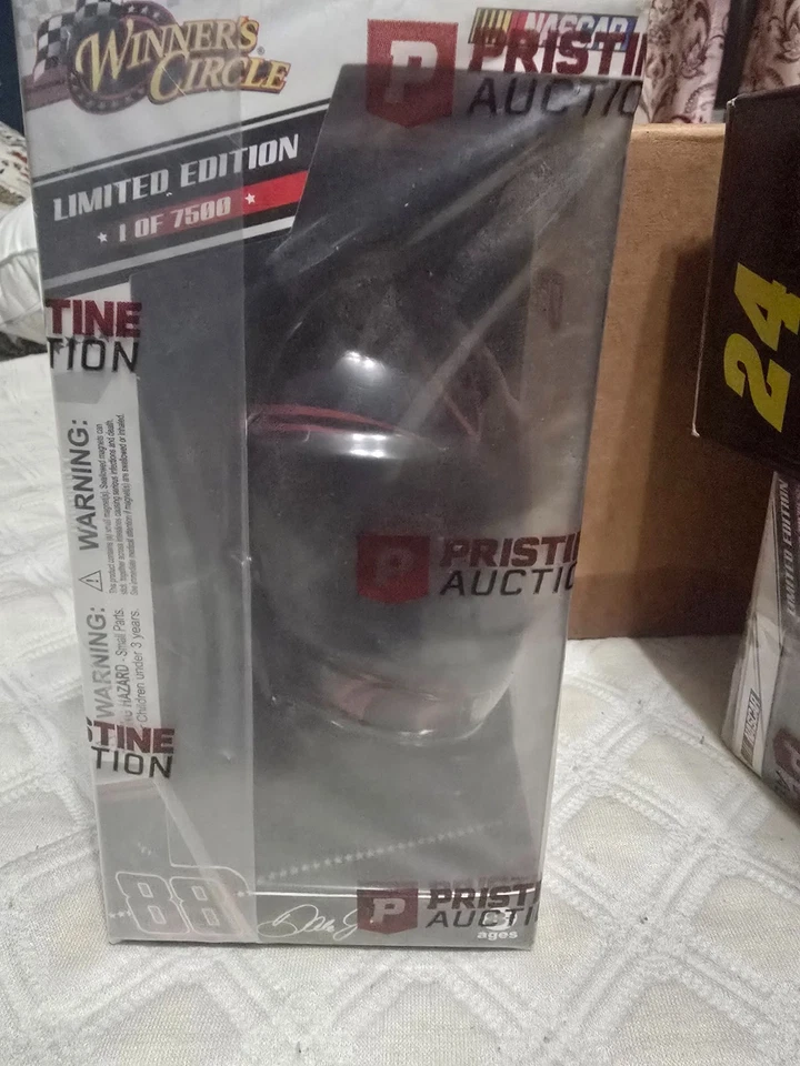 Minicasco limitado de la Guardia Nacional Dale Earnhardt Jr. NASCAR #88 (holograma y certificado de autenticidad) Foto 2 de 3