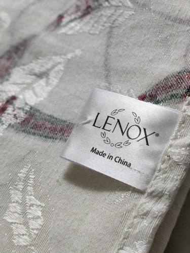 Lenox Christmas Nouveau Gold Trimmed Tree Shirt - Picture 4 of 6