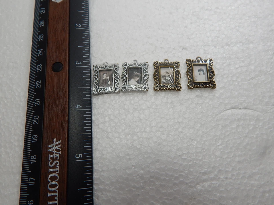 Casa de muñecas miniatura #Z285 escala 1:12 pequeños marcos de fotos conjunto de 4 piezas Foto 3 de 4