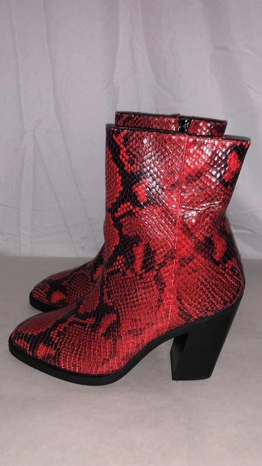 36.5/6.5❤️STUART WEITZMAN Red/Black Snakeskin print Leather Ankle boots bootie - Image 2 of 4