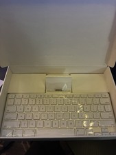 Apple iPad Keyboard Dock A1359 MC533LL/B Wired Dock White QWERTY English