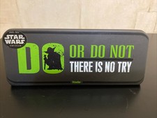 2011 Hallmark Star Wars Yoda Desk Sign Paperweight    Do or Do Not..