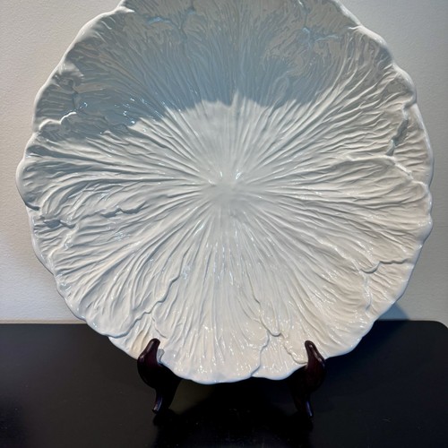 Vintage California Pottery Large Cabbage Leaf Platter Bowl Cottagecore 14.5 in - Picture 4 of 12