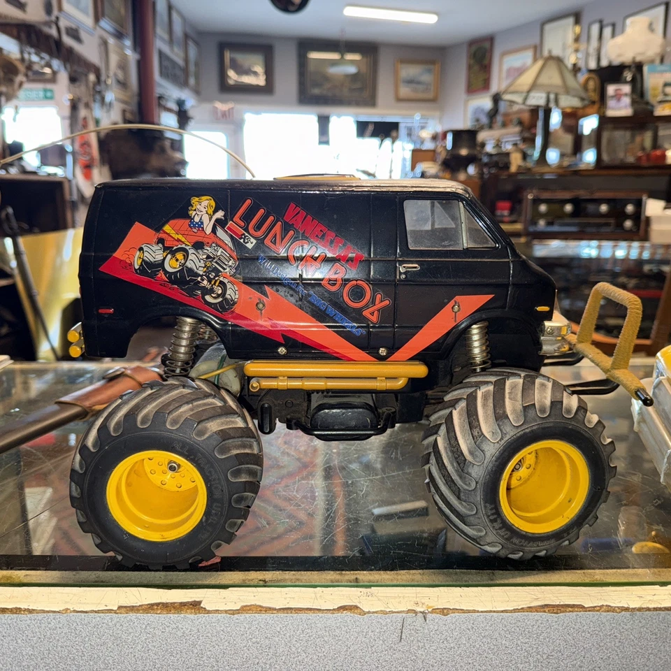 1987 Tamiya Lunchbox orig. w 2 Bodies Custom Vanessa’s Remote Control RC Van Car - Image 4 of 4