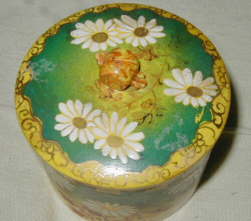VINTAGE JAPANESE SATSUMA HAND PAINTED ART POTTERY JAR w CHRYSANTHEMUMS, HUMIDOR? - Picture 2 of 5