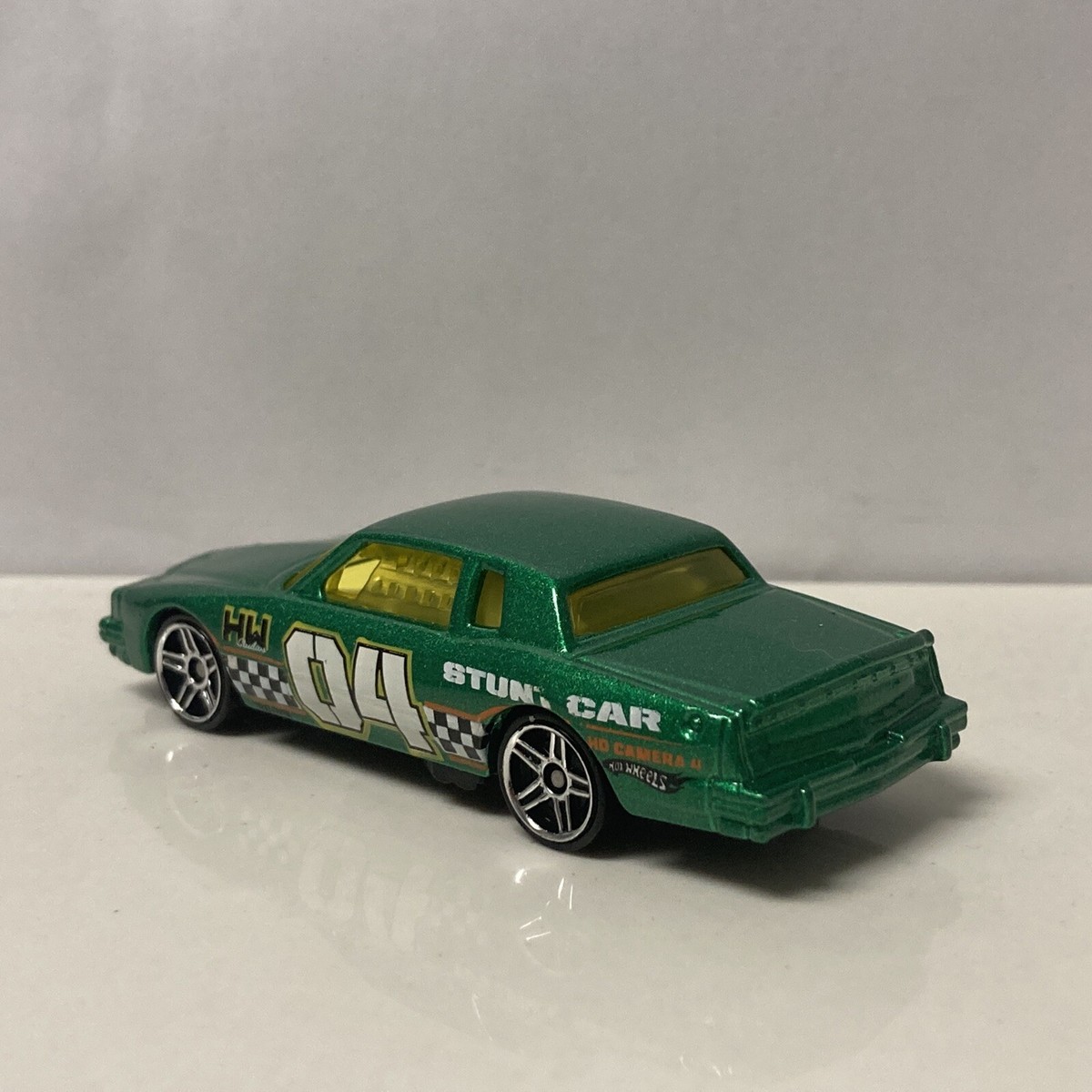 ミニカー #44 Pontiac Grand Prix 1962 PONTIAC GRAND PRIX FIREBALL ROBERTS EDITION BLACK 1/18