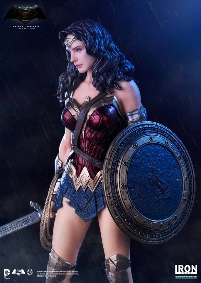 ワンダーウーマン フィギュア 1/10 IRON STUDIOS Amazon.co.jp