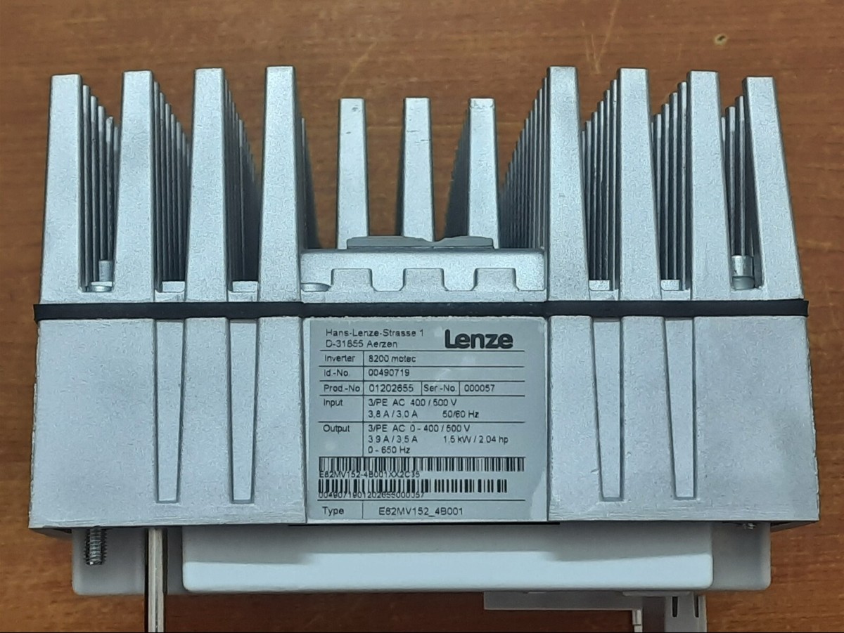 Lenze 8200 Motec inverter 1.5 Kw. -Type: E82MV152_4B001 -New in