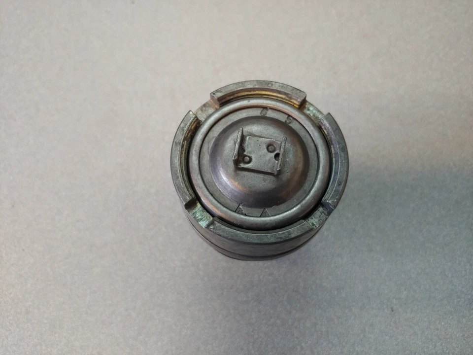 EXCELENTE RÓTULA INFERIOR DELANTERA USADA ORIGINAL PORSCHE 911 914 912E 930 CON TUERCA Foto 4 de 4