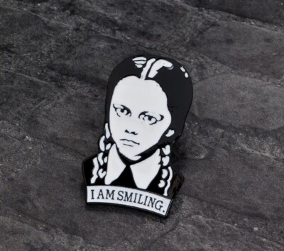 Wednesday Addams Pin Abzeichen Horror Emo Goth