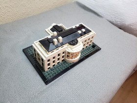 LEGO ARCHITECTURE: The White House (21006) Pre-owned, AS-IS, no book/box
