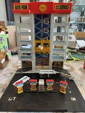 Vintage 1979 Shell gasoline station parking garage - matchbox hotwheels